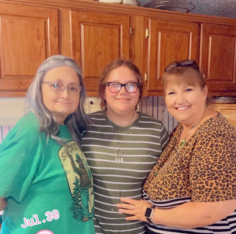 Helen Louise Hembd - Photo 11