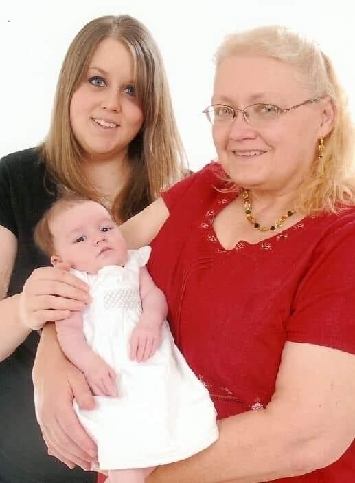 Helen Louise Hembd - Photo 18