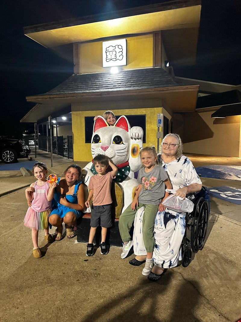 Helen Louise Hembd - Photo 54