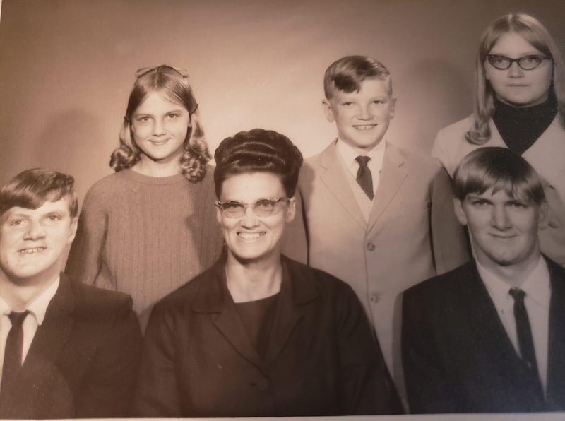 Helen Louise Hembd - Photo 80