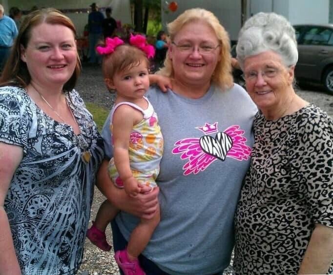 Helen Louise Hembd - Photo 148