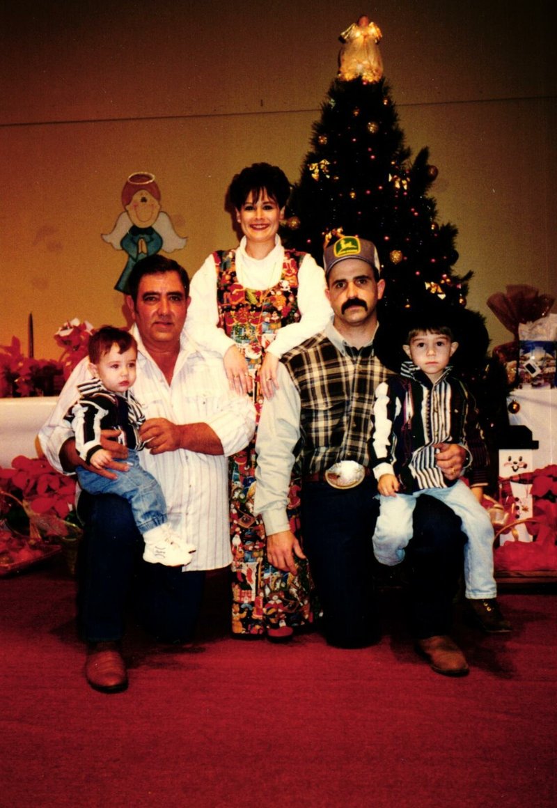 Roger Phillip Holsomback - Photo 51