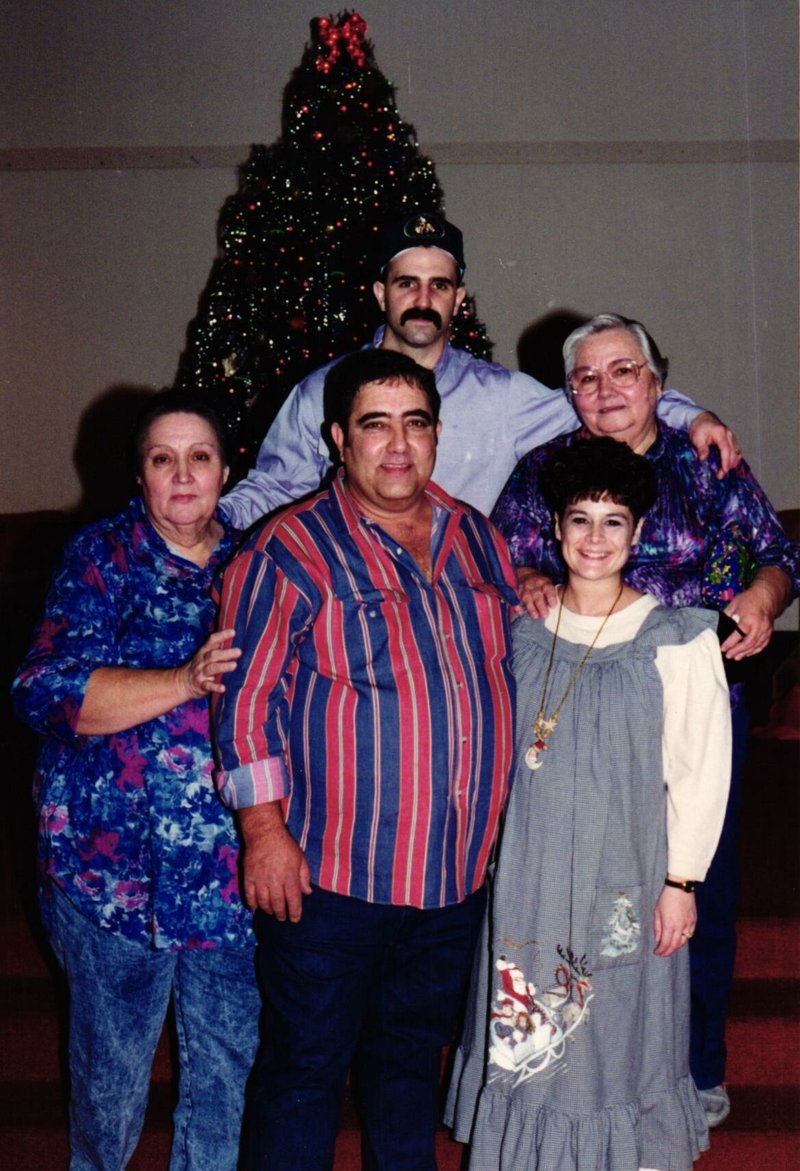 Roger Phillip Holsomback - Photo 53