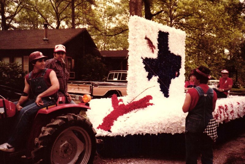 Roger Phillip Holsomback - Photo 80