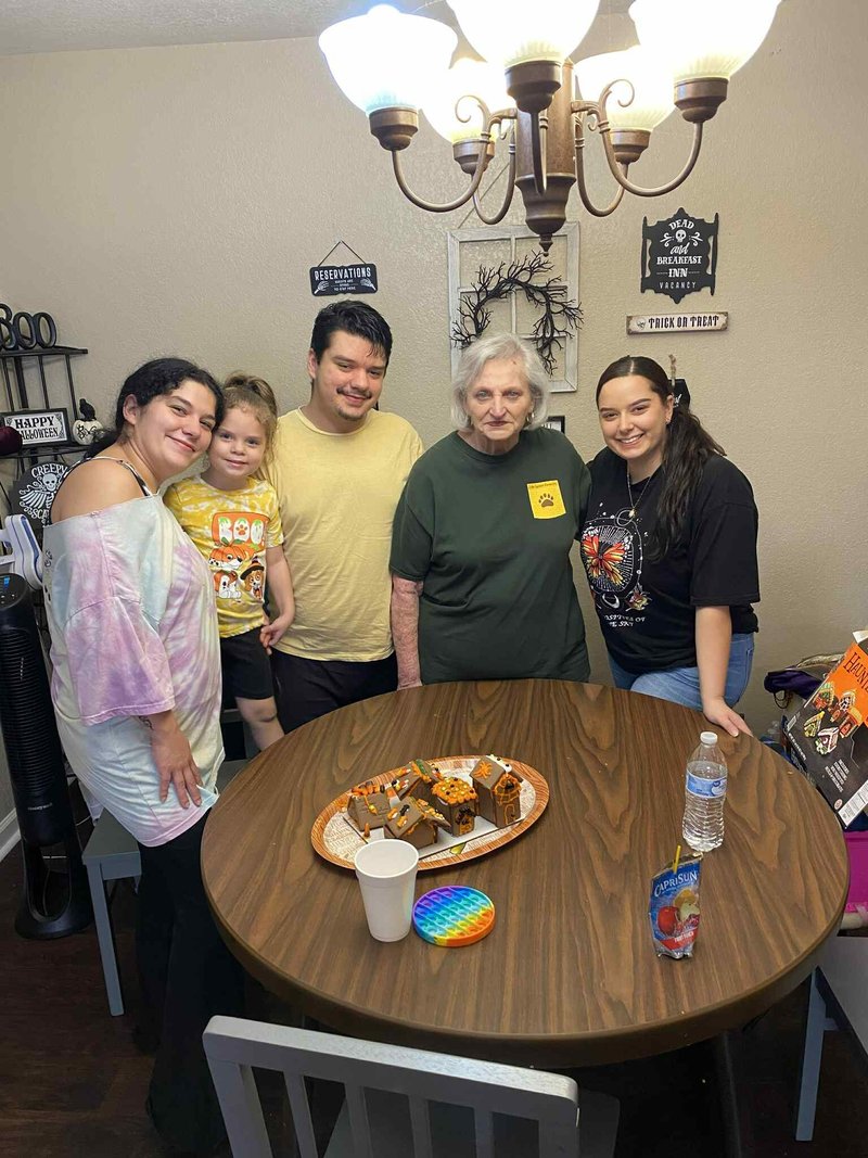 Hilda LaVern Gilbert - Photo 13