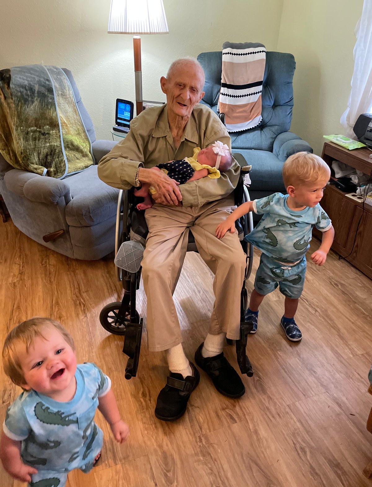 Elmer Ray Hoffpauir — photo 11