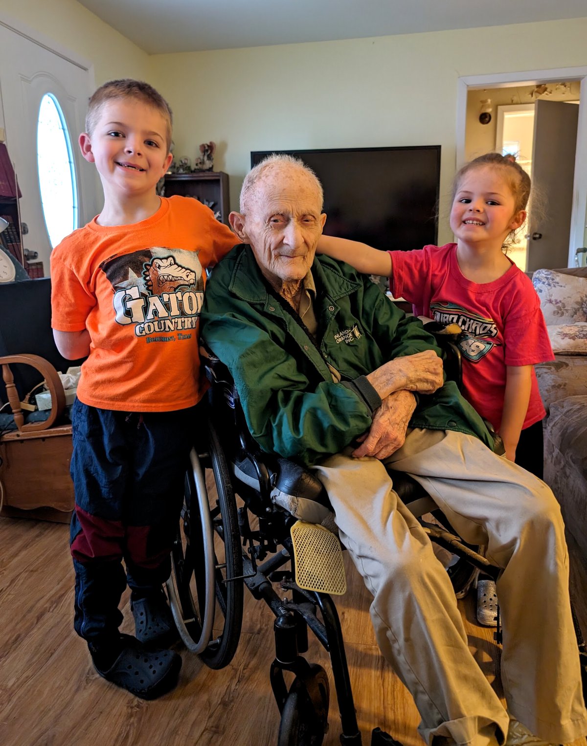 Elmer Ray Hoffpauir — photo 134