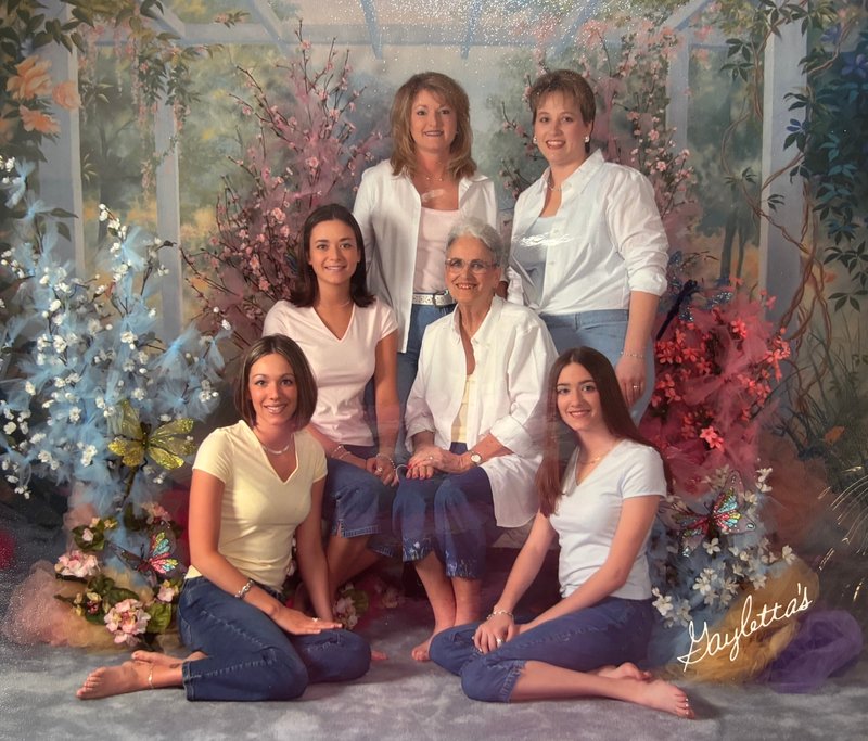 Mary Jane Dixon - Photo 5