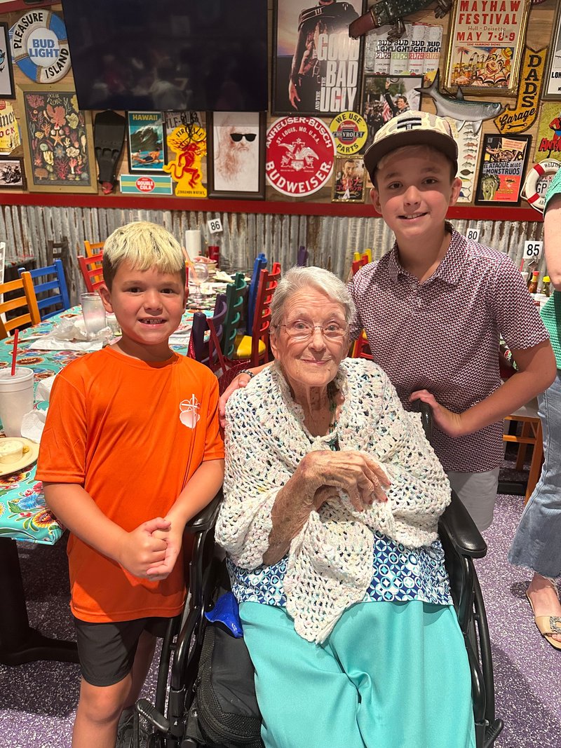 Mary Jane Dixon - Photo 15