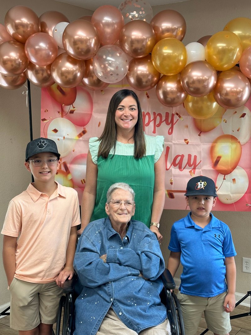 Mary Jane Dixon - Photo 22