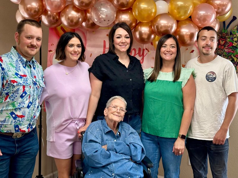 Mary Jane Dixon - Photo 33