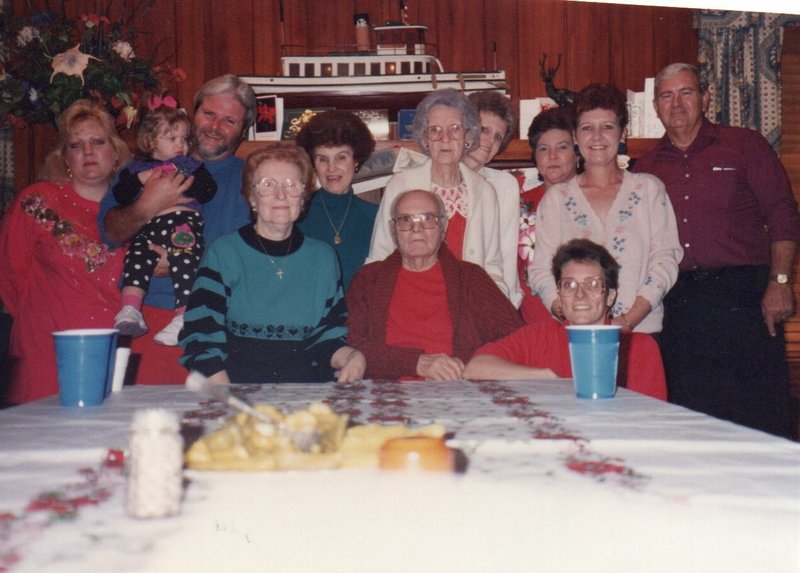 Thelma Lee Laughlin - Photo 130