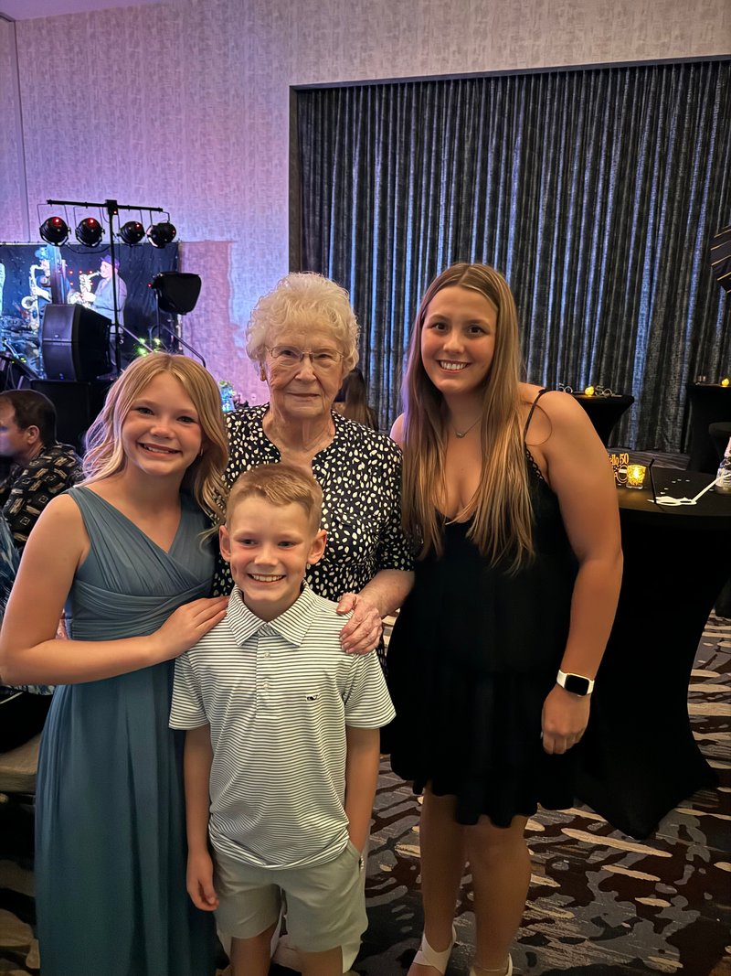 Vivian Ruth McMillan - Photo 25