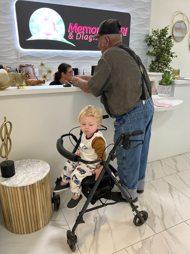 Chris Simmons - Photo 17