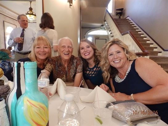 Shirley May Young - Photo 8