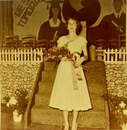 Shirley May Young - Photo 17