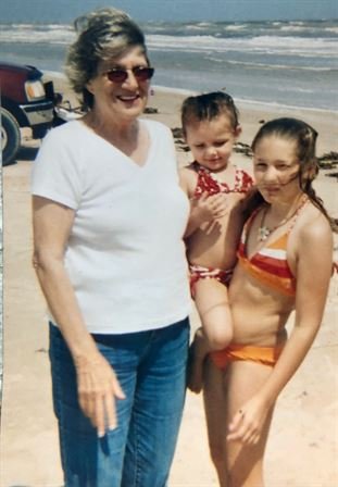 Shirley May Young - Photo 27