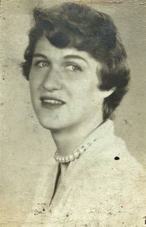 Shirley May Young - Photo 52