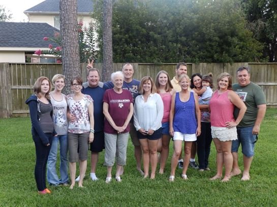 Shirley May Young - Photo 114