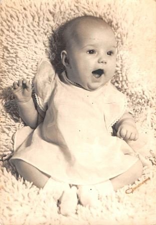 Anita Louise Bussell - Photo 7