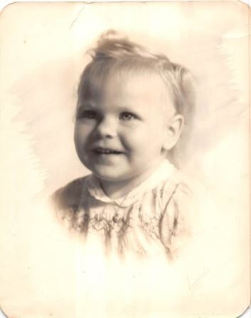 Anita Louise Bussell - Photo 14