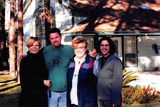 Anita Louise Bussell - Photo 61