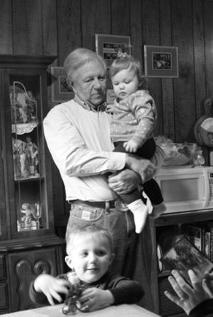 Kenneth Dean Williams - Photo 2