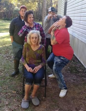 Evelyn Rose Montgomery - Photo 26