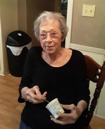 Evelyn Rose Montgomery - Photo 31