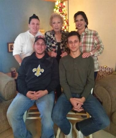 Evelyn Rose Montgomery - Photo 32