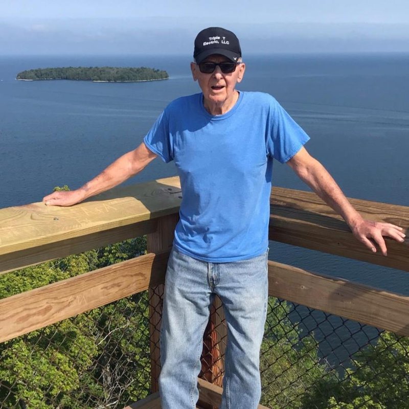 Kenneth Romeis - Photo 2