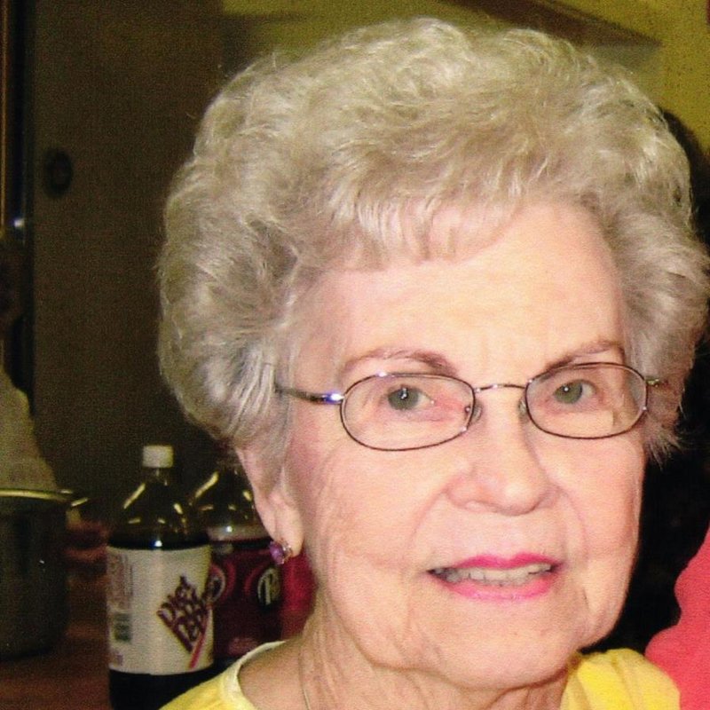 Evelyn Joan Sechler - Photo 2