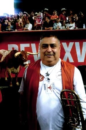 Robert Cardenas Molina - Photo 3