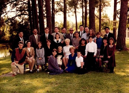 Robert Cardenas Molina - Photo 27