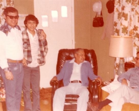 Robert Cardenas Molina - Photo 44