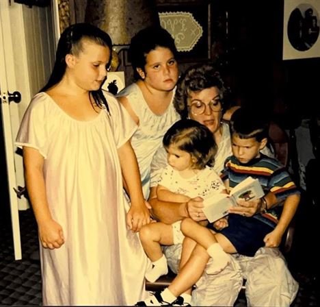 Juana Matthews — photo 68