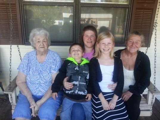 LaDonna Jean Laughlin - Photo 30