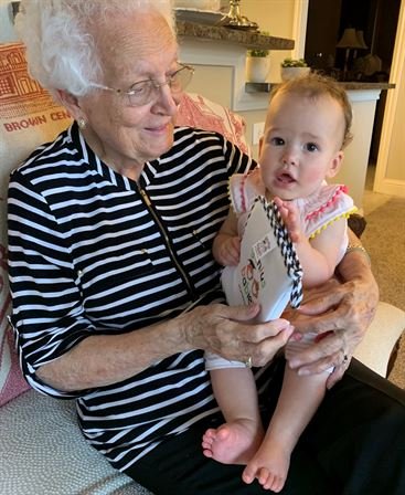 Elizabeth "Betty" Garrett Lundquist - Photo 4