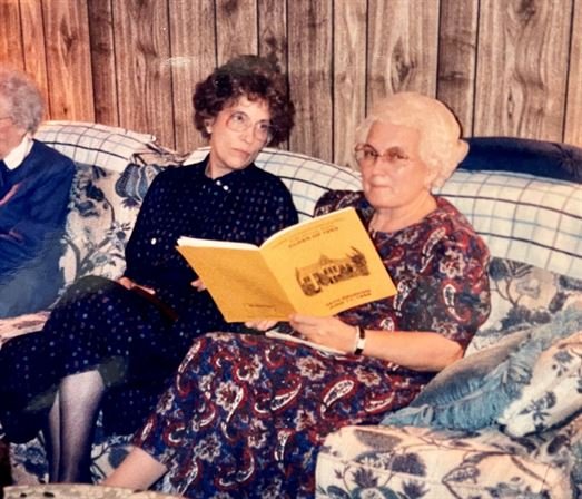 Elizabeth "Betty" Garrett Lundquist - Photo 19