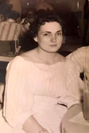 Elizabeth "Betty" Garrett Lundquist - Photo 38