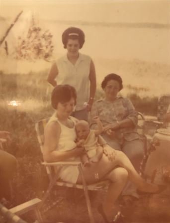 Yvonne Marze Huff Dyson - Photo 62