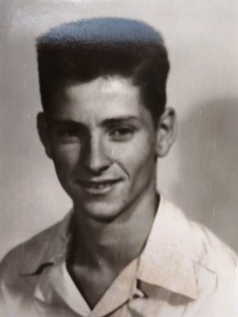 Edward Hutchins - Photo 87