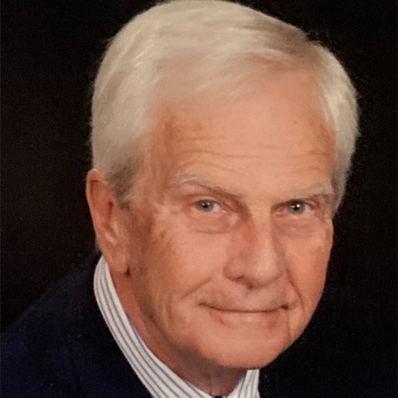 William Glenn Oliver - Photo 2