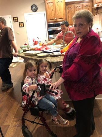 Evelyn Morris - Photo 16