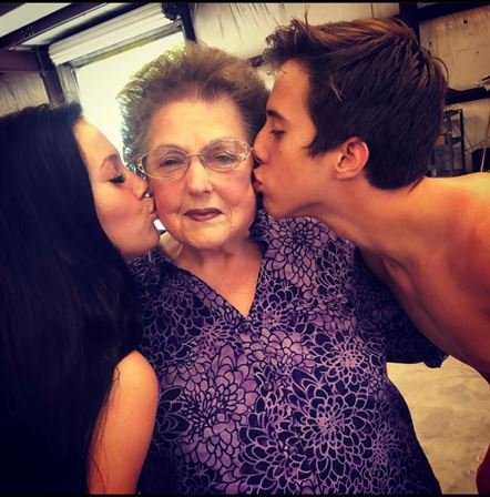 Evelyn Morris - Photo 40