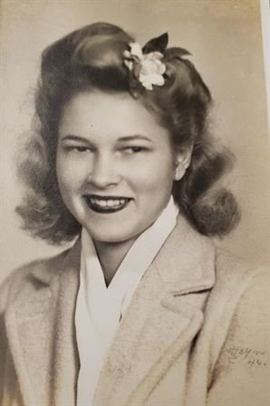 Billie Ann Wood - Photo 9