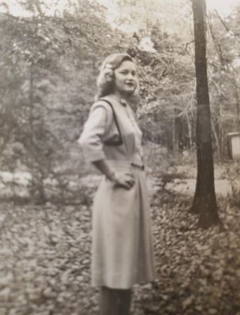 Billie Ann Wood - Photo 17