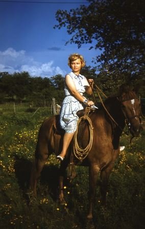 Billie Ann Wood - Photo 52