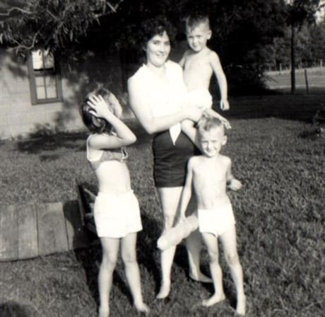 Michael Edger Weaver - Photo 33