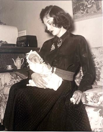 Daisy "Vianna" Miller - Photo 55